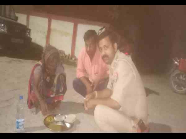 थाने लाकर खाना खिलाया