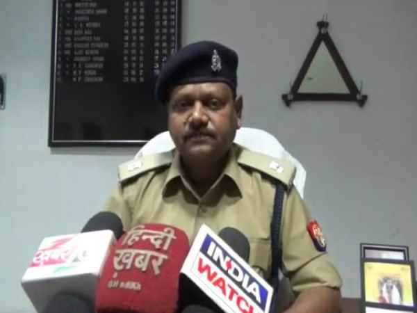 कार्रवाई की बात कह रही पुलिस