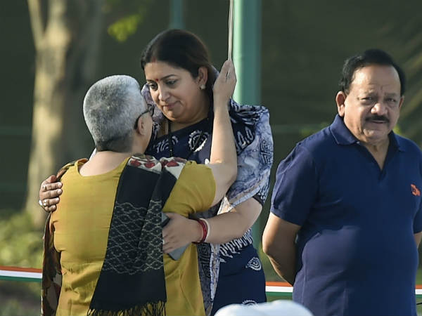 55 हजार से ज्यादा वोटों से जीती हैं स्मृति