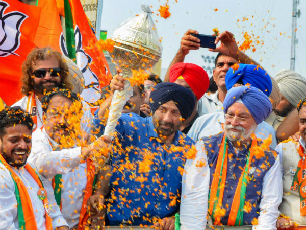 सनी ने गुरदासपुर के लोगों को कहा -Thank You