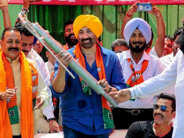 EVM पर नाम को लेकर टेंशन में BJP