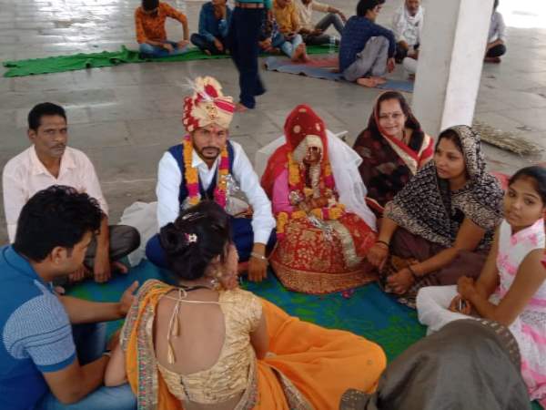 रातभर दूल्हा बढ़ाता रहा दुल्हन का हौसला