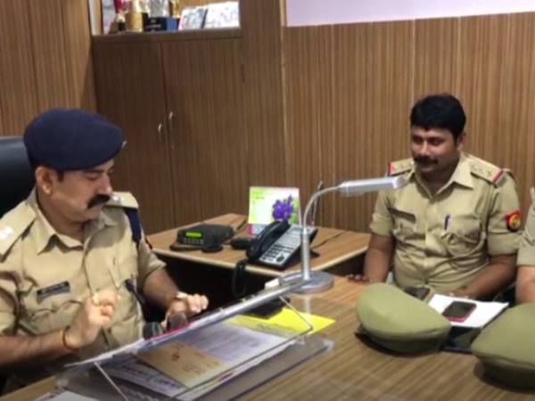 सिपाही ने कई बार की अश्लील हरकतें