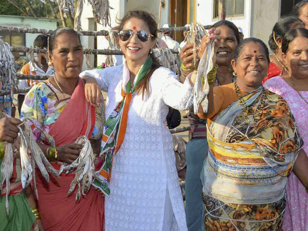 चार लाख वोटों से हारीं उर्मिला मातोंडकर चार लाख वोटों से हारीं उर्मिला मातोंडकर