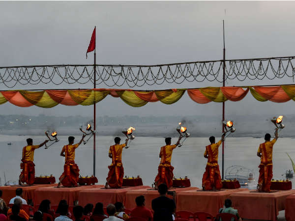 एग्जिट पोल के अनुमानों पर फिर सकता है पानी एग्जिट पोल के अनुमानों पर फिर सकता है पानी