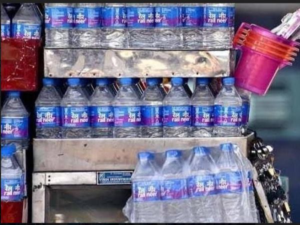 रोज एक लाख बोतल पानी बनाकर स्टेशनों पर सप्लाई कर रही रेल-नीर