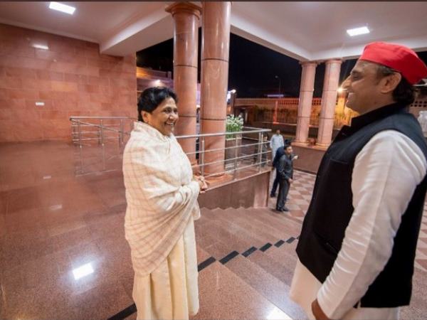 माया-अखिलेश ने की मुलाकात