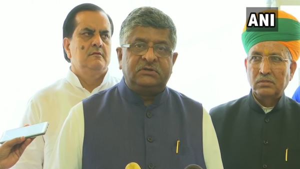 'तीन तलाक इंसाफ का मुद्दा है'