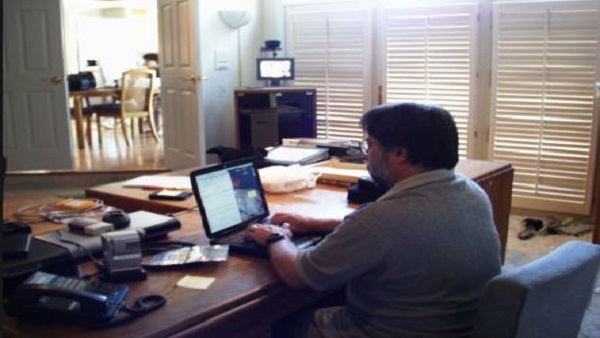 जो ज्यादा काम करता उसे उतनी ही कम छुट्टी 