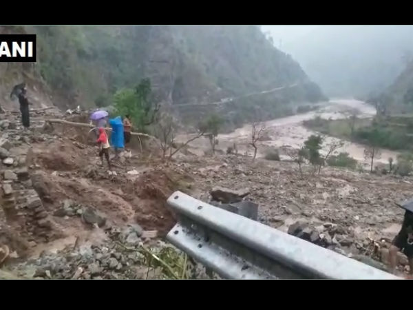  चमोली में बादल फटने से भारी तबाही