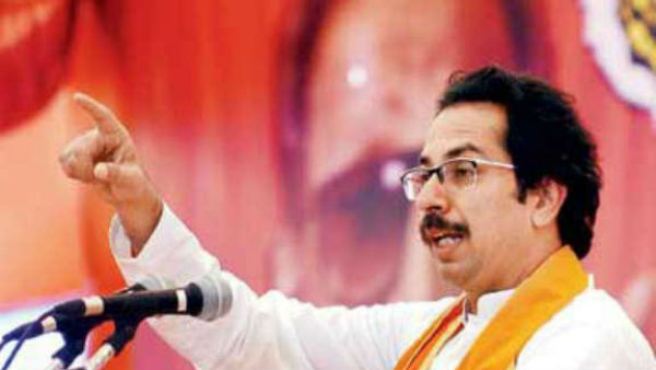 खुद को दुनिया का पालनहार मानता है अमेरिका