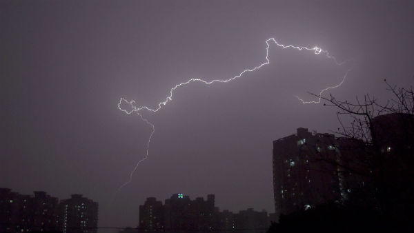 चक्रवात 'वायु' ने मॉनसून की चाल बिगाड़ दी चक्रवात 'वायु' ने मॉनसून की चाल बिगाड़ दी