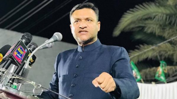 रीढ़ की हड्डी के पास फंसी है गोली