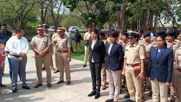 इस उपलब्धि के लिए बधाई दी गई