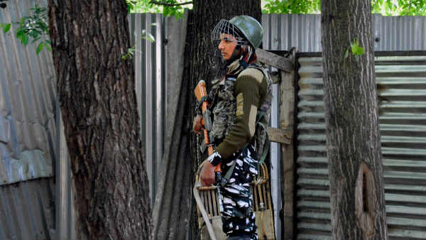 कश्‍मीर में पैदा और कश्‍मीर के ही खिलाफ 