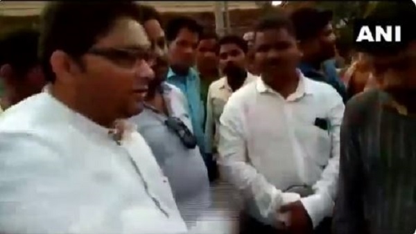 PWD के इंजीनियर से कराई उठक-बैठक