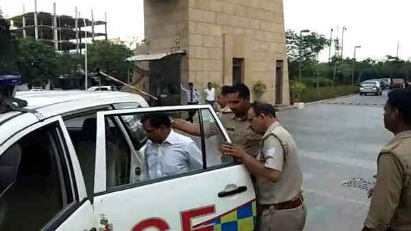 लोगों ने 2 घंटे तक बनाया बंधक