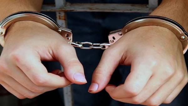 होटल में बंधक बनाए हुए अपहरणकर्ता होटल में बंधक बनाए हुए अपहरणकर्ता