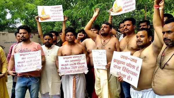 brahmin community people protesting against film article 15