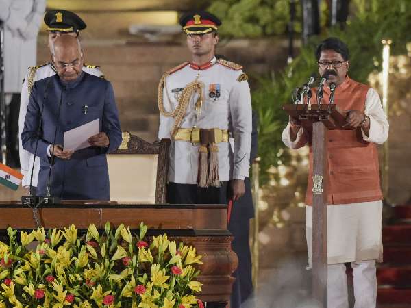 कैबिनेट मंत्री बनाए गए अरविंद सावंत, भारी उद्योग मंत्रालय का मिला प्रभार