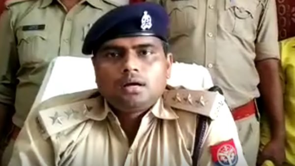 महिला और उसका प्रेमी गिरफ्तार महिला और उसका प्रेमी गिरफ्तार