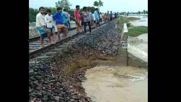 ट्रेनों का संचालन बंद