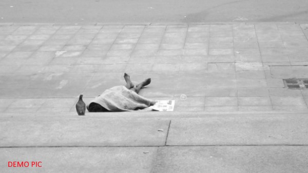 झोली खंगाली तो निकले लाखों रुपए