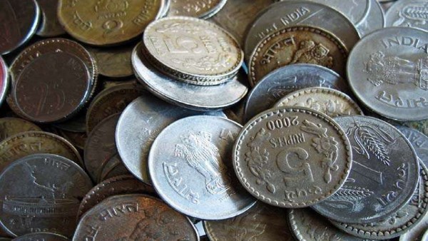 लाखों रुपए देख चौंक गए पुलिसकर्मी