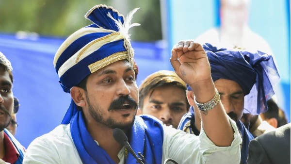 मायावती पर लगाया भाई-भतीजावाद का आरोप मायावती पर लगाया भाई-भतीजावाद का आरोप