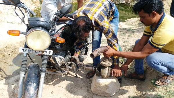 मोटसाइकिल को मल्टीपरपच बना रखा है।