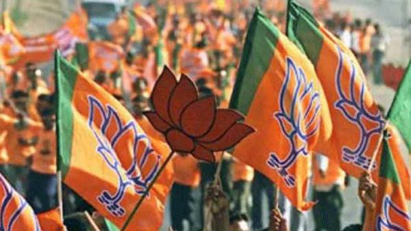 सुभाष सरकार की मौजूदगी सब्यसाची ने ज्वाइन की बीजेपी