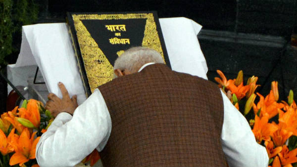 मोदी पर 'विश्वास'