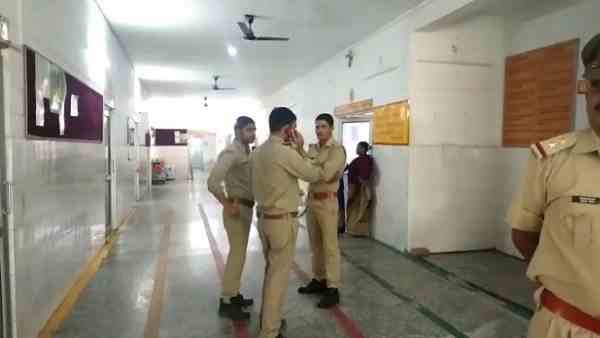 6 दिन तक रहा हवालात में