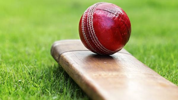 पुलिस ने महिला मित्र को हिरासत में लिया