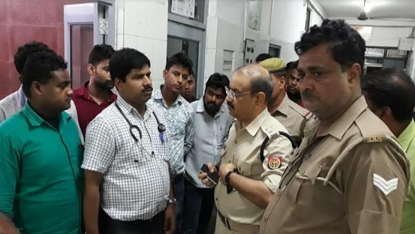 नकाबपोश बाइक सवार बदमाशों ने मारी गोली नकाबपोश बाइक सवार बदमाशों ने मारी गोली