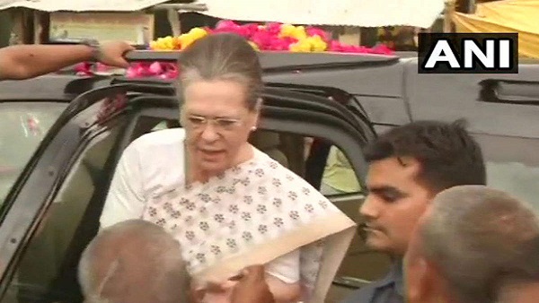 रायबरेली में सोनिया गांधी ने बीजेपी पर साधा निशाना