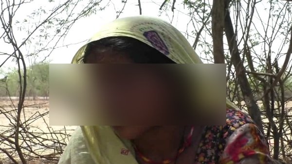 पीड़िताओं पर गांव छोड़ने का दबाव