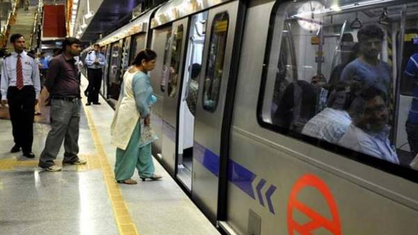 एनसीआर में यात्रा करने वाली महिलाओं को मिल सकता है छूट