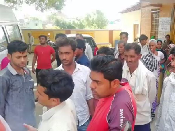 रात भर जच्चा-बच्चा डिलेवरी वार्ड में पड़े रहे