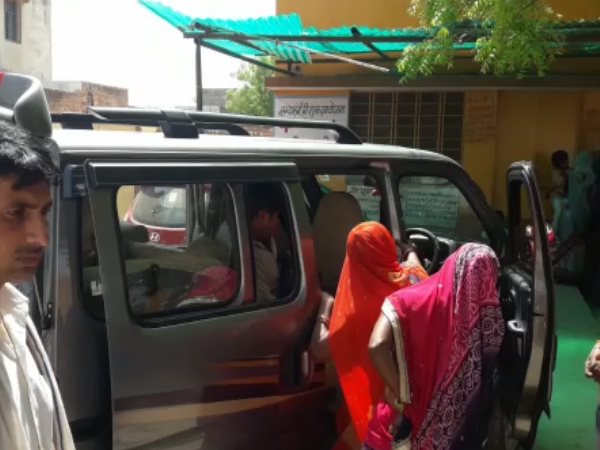 परिजनों ने 7 दिन तक शिशु के अन्य अस्पतालों में उपचार कराया