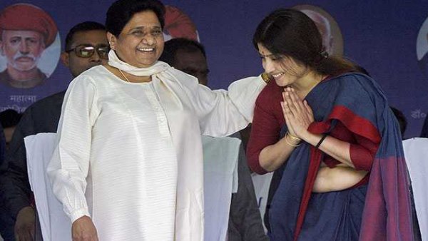 'डिंपल को नहीं जिता पाए अखिलेश'