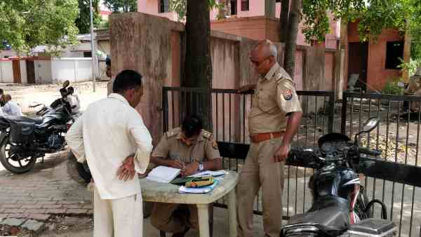 husband and his family flee away after wife killed for dowry