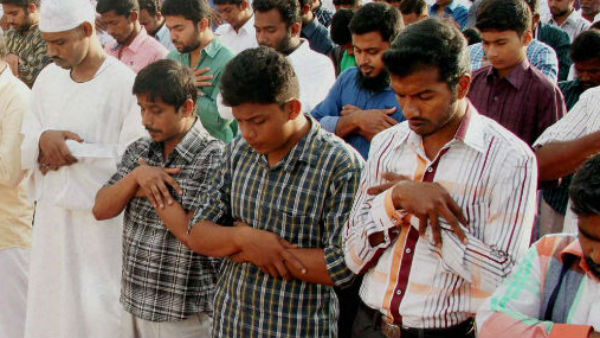 देदे तेरा साथ ईद का तोहफा समझ के ...