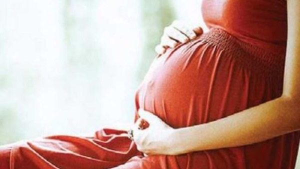 एक साल में चार बार दिया बच्चों को जन्म!