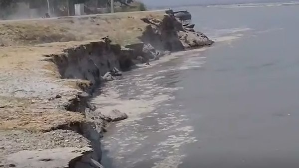 farmers afraid of flood situation in farrukhabad village