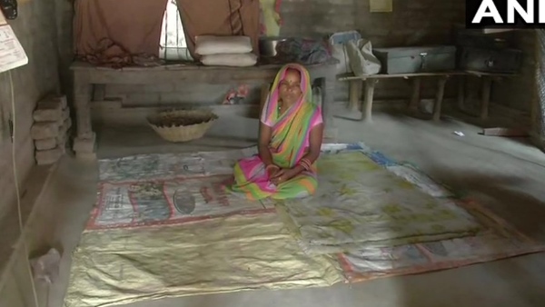 बच्चों की मौत से खौफजदा हैं हरिवंशपुर के लोग बच्चों की मौत से खौफजदा हैं हरिवंशपुर के लोग