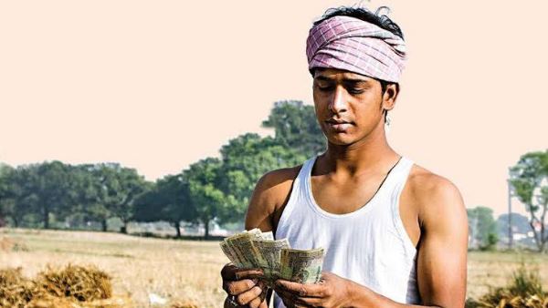 वो बड़े पैमाने पर प्रीमियम प्राप्त करते हैं