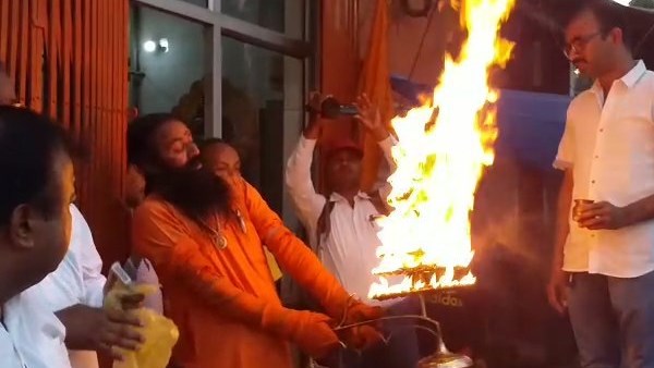 मोदी सरकार पर मुस्लिम तुष्टीकरण का आरोप