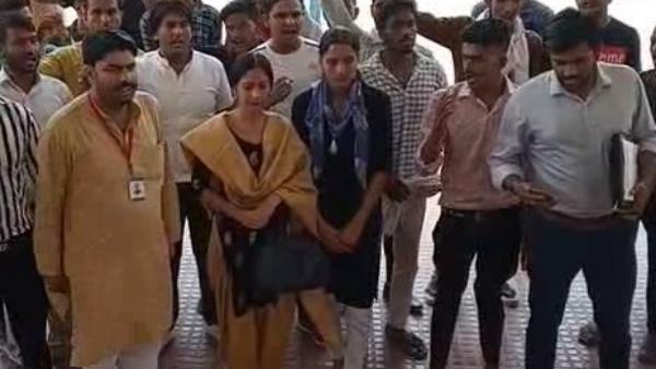 दोनों के सामने आर्थिक समस्या दोनों के सामने आर्थिक समस्या