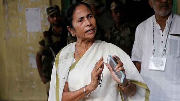 बीजेपी ममता को भेजना चाहती थी जय श्री राम के पोस्टकार्ड